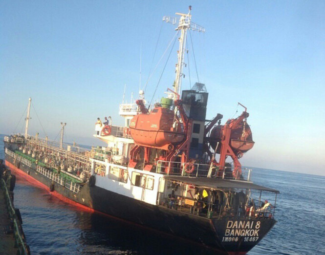 ​Bắt giữ tàu Thái Lan vận chuyển 2.100 tấn xăng không rõ nguồn gốc