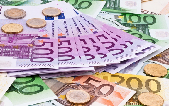Đồng EUR rơi xuống đáy 20 tháng sau cuộc trưng cầu dân ý tại Italy