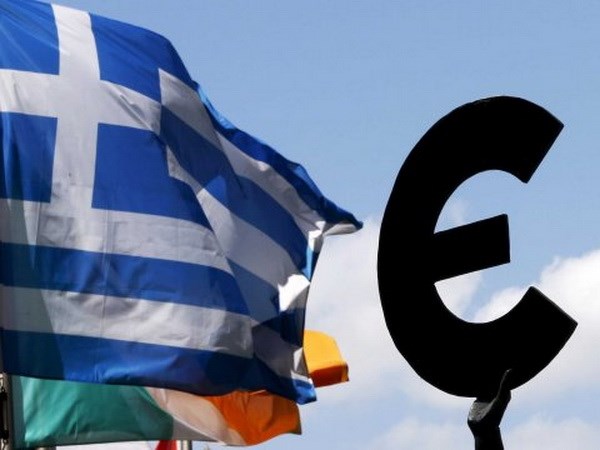 Châu Âu thông qua biện pháp ngắn hạn để giải quyết nợ Hy Lạp