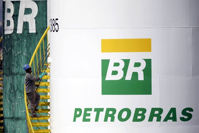 Tập đoàn dầu khí Petrobras bán tài sản để giải quyết khủng hoảng nợ