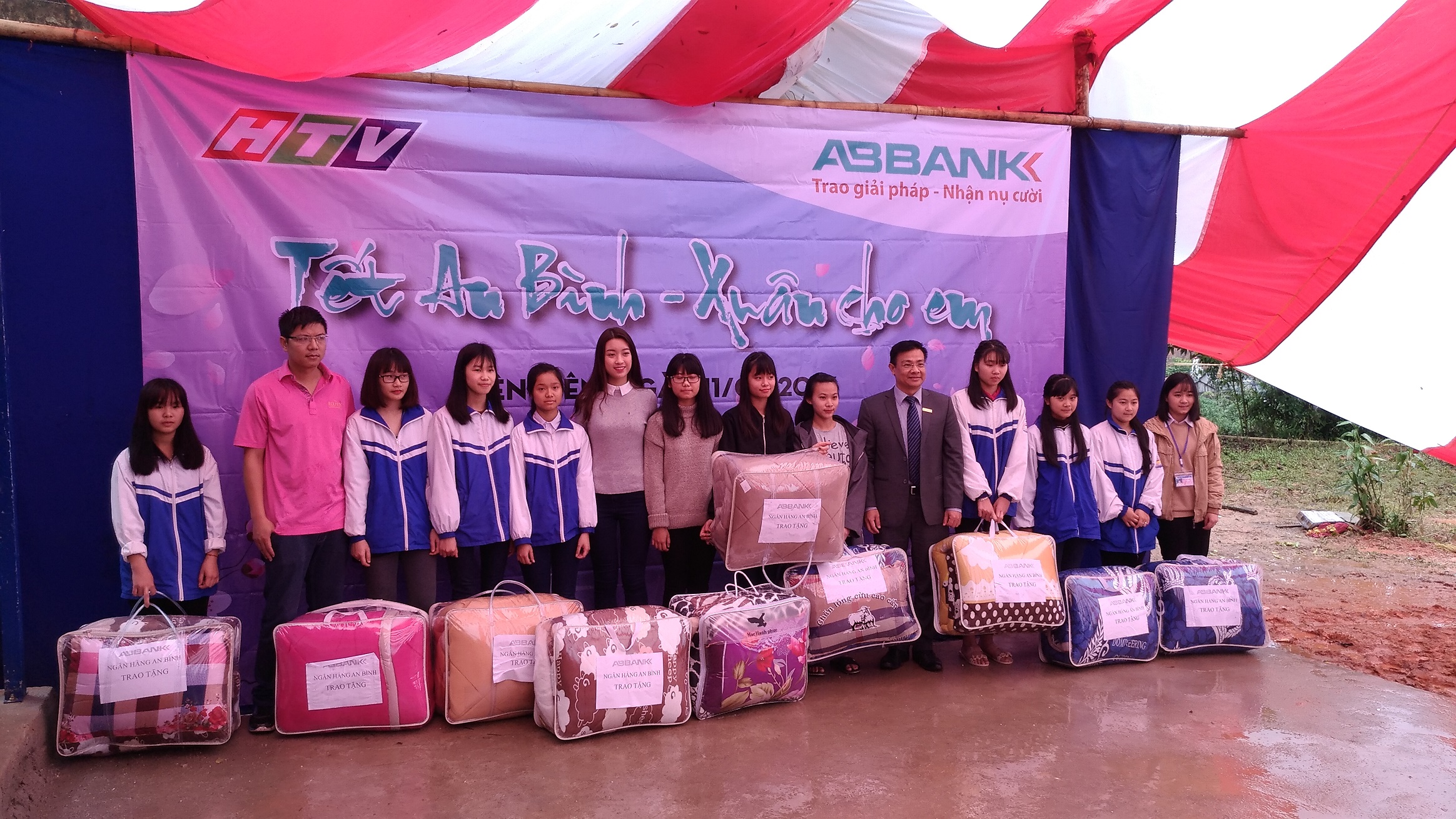 ABBank trao tặng nhà bán trú cho học sinh vùng cao