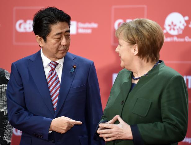 Thủ tướng Đức và Nhật Bản hối thúc thương mại tự do sau hội nghị G20