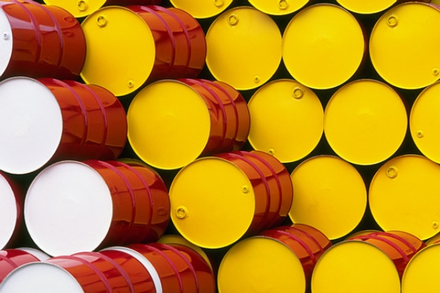 Dầu suy yếu khi dự trữ dầu thô tại Mỹ lên cao kỷ lục