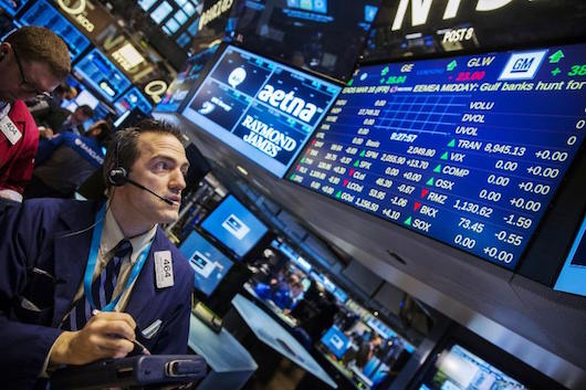 Dow Jones sụt hơn 150 điểm trước nỗi lo lắng về chính sách của Donald Trump