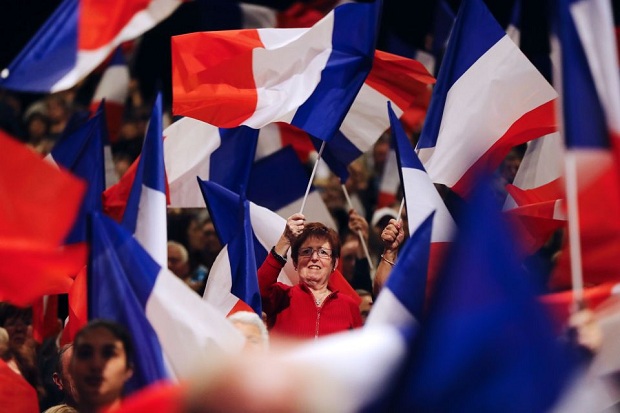 Dow Jones tương lai vọt gần 200 điểm sau kết quả vòng bỏ phiếu đầu tiên ở Pháp