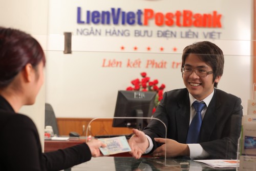 Him Lam thoái sạch 15% vốn LienVietPostBank