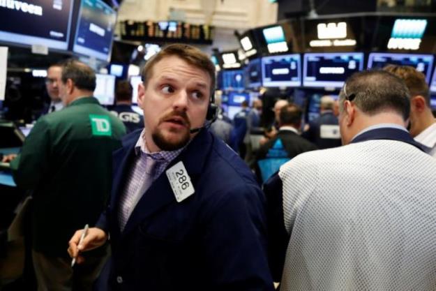 Dow Jones và S&P 500 chứng kiến phiên sụt giảm mạnh nhất trong 6 tuần