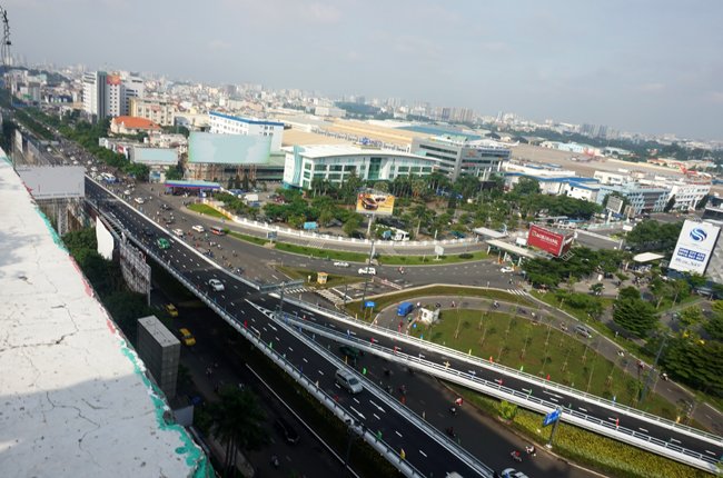 Thông xe 2 cầu vượt giảm ùn tắc cho khu sân bay