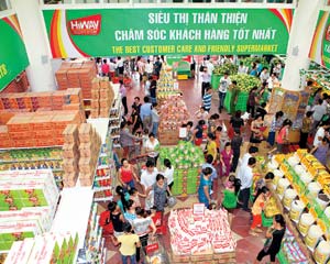 Chí TínSơn Hà đã đầu tư mạnh vào hệ thống siêu thị Hiway.