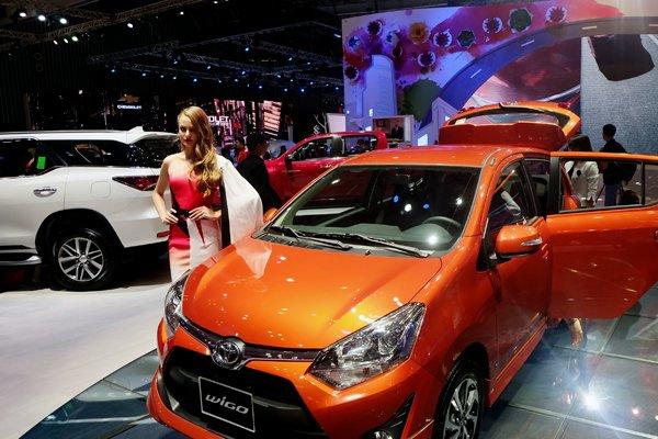 Ô tô nhập khẩu: khách hủy cọc, khan hàng