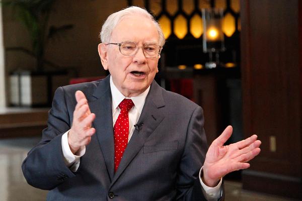 Warren Buffett: Đầu tư cho bản thân là khoản đầu tư quý giá nhất