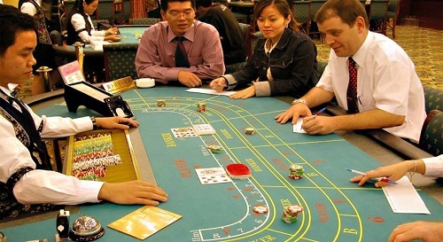 Bộ Tài chính muốn giảm điều kiện kinh doanh casino, cá cược bóng đá