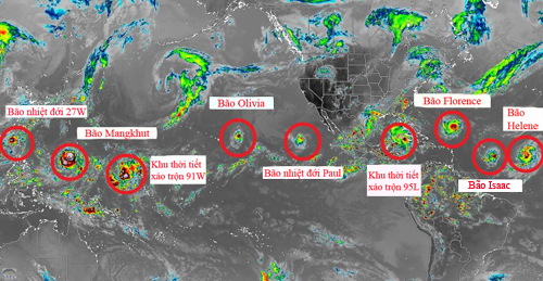 Một loạt bão nhiệt đới cùng lúc càn quét các đại dương