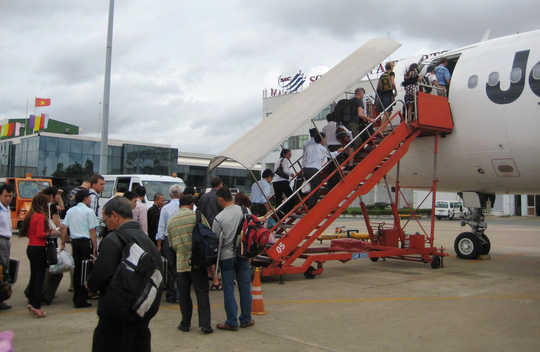 Lo quá tải, sân bay Tân Sơn Nhất khuyến cáo hành khách đến trước 2 giờ