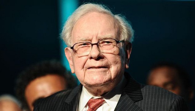 Là cổ đông lớn của Apple, Warren Buffett vẫn dùng điện thoại Samsung