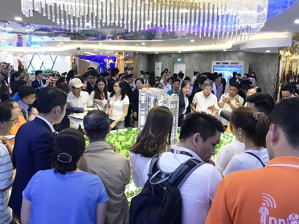 Hàng trăm khách hàng kinh ngạc với vẻ đẹp huyền ảo căn hộ Opal Boulevard
