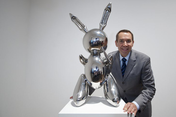 Ngắm bức tượng con thỏ không mặt bán được 91 triệu USD