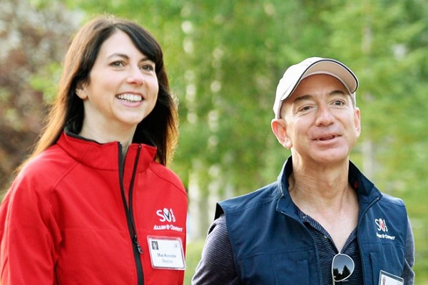Vợ cũ tỉ phú Jeff Bezos cam kết cho đi nửa tài sản
