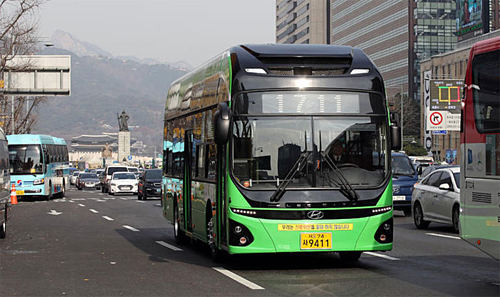 Đề xuất đầu tư nửa tỷ USD làm xe buýt điện 17 chỗ ở TP HCM