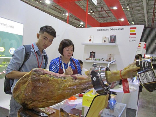 Nhập khẩu thịt heo tăng 6,7 lần khi Việt Nam xuất hiện dịch tả heo châu Phi - Ảnh 1.