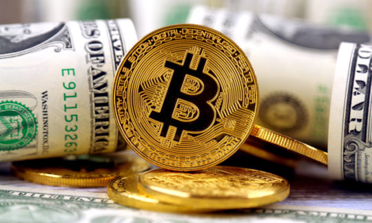 Giá Bitcoin vượt 10.000 USD sau hơn một năm