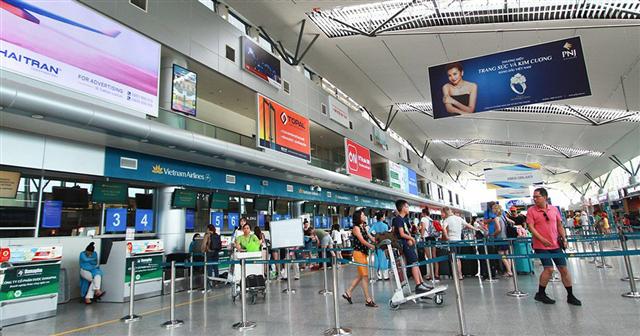Sân bay Đà Nẵng: Di dời hay xây đô thị sân bay?