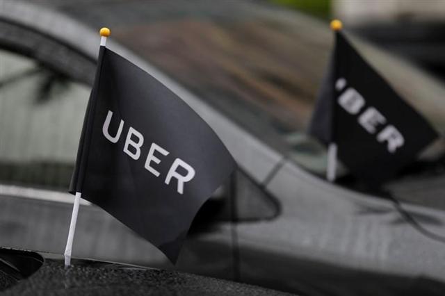 Lỗ tăng, Uber ngưng tuyển nhân viên công nghệ