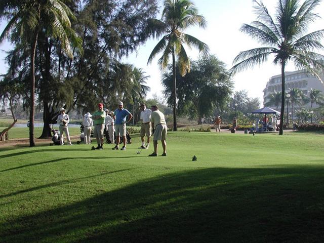 Chính phủ yêu cầu trả lời các kiến nghị về chuyển đổi sân golf Phan Thiết