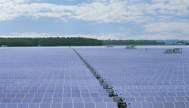 Có gì ở nhà máy điện mặt trời lớn nhất Đông Nam Á?
