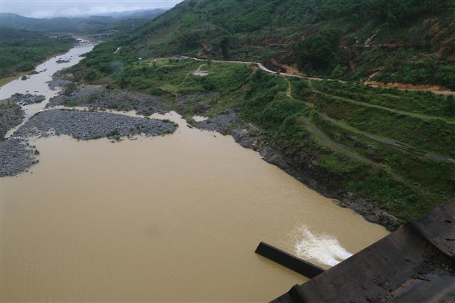 Lượng nước về các hồ thủy điện trên sông Đà thấp nhất trong 30 năm