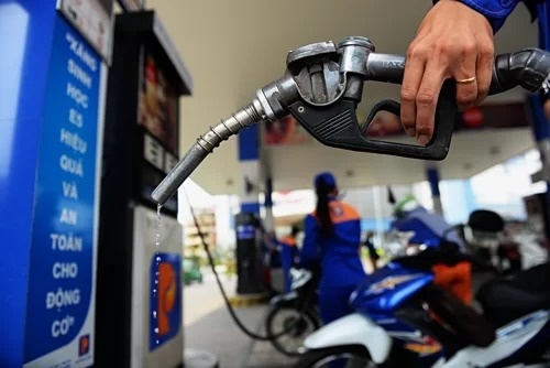 Bộ Công Thương hứa không tăng "sốc" giá xăng dầu