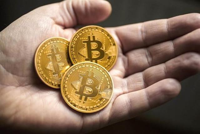 Vốn hóa Bitcoin "bốc hơi" gần 35 tỉ USD trong một tuần