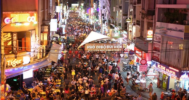 "Việt Nam cần những CEO kinh doanh đêm"