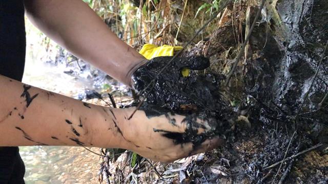 Lộ diện nữ giám đốc liên quan vụ xả dầu thải khiến nguồn nước sông Đà ô nhiễm