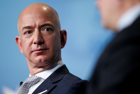 Amazon hụt gói thầu 10 <span>tỷ USD</span> vì bị ông Trump đì? - Ảnh 1.