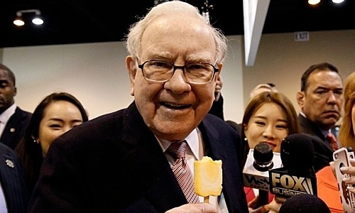 Công ty của Warren Buffett có gần 130 tỷ USD tiền mặt