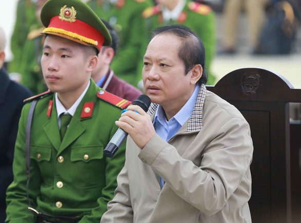 Bị cáo Trương Minh Tuấn: Bộ trưởng bút phê yêu cầu ký, tôi phải chấp hành - Ảnh 1.