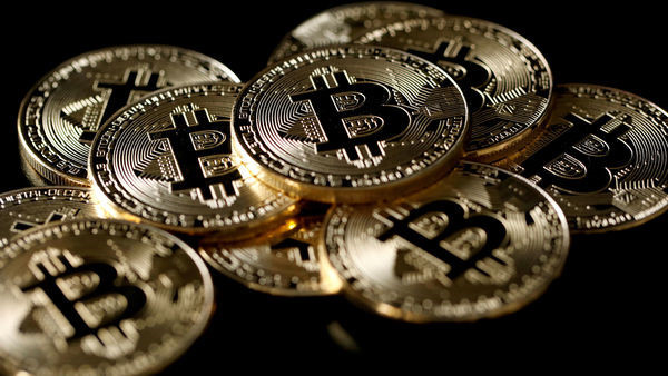 Giá Bitcoin chính thức thủng mức 7.000 USD