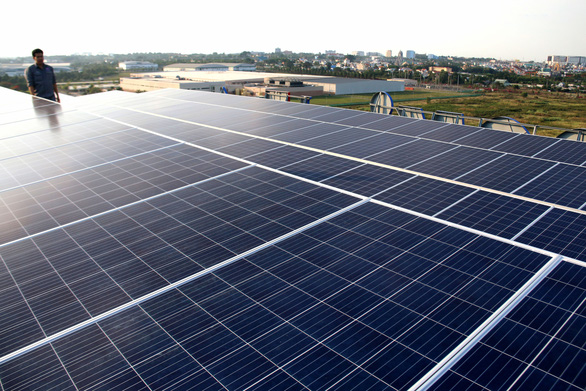 Tạm dừng đề xuất, thỏa thuận dự án điện mặt trời theo giá cố định - Ảnh 1.