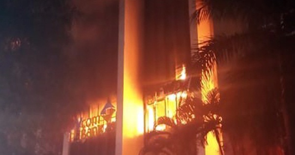 Cháy lớn tại tòa nhà Dầu khí Thanh Hóa, một người chết, 8 người ngạt khí
