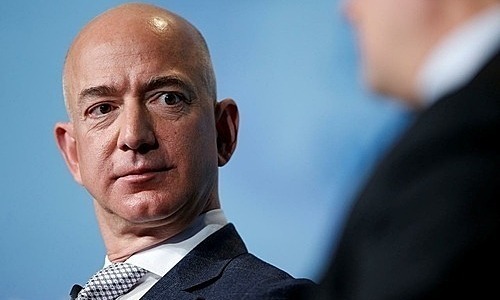 Ông chủ Amazon có thêm 13 tỷ USD trong vài phút
