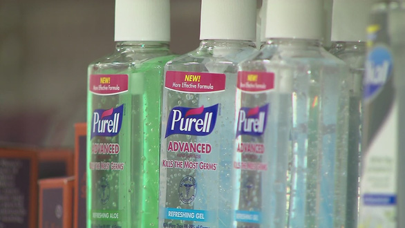 Quảng cáo gel rửa tay diệt được virus Ebola, hãng Purell bị cảnh cáo - Ảnh 1.
