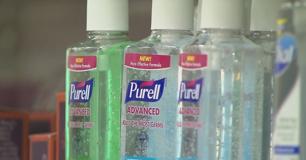 Quảng cáo gel rửa tay diệt được virus Ebola, hãng Purell bị cảnh cáo