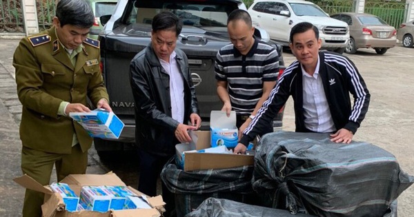 Phát hiện hơn 22.000 chiếc khẩu trang y tế "vô chủ" ở Lào Cài