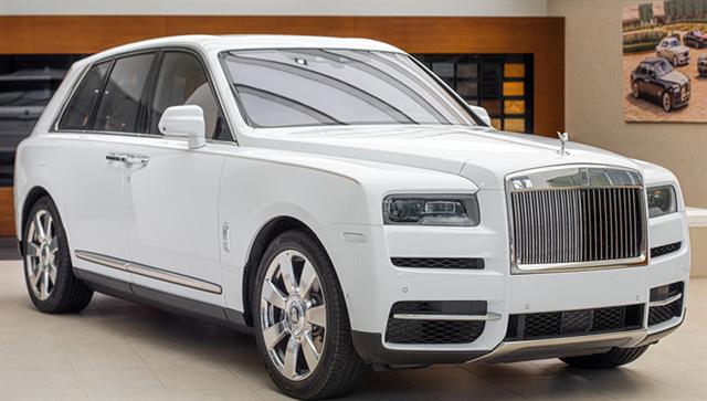 Rolls-Royce Cullinan chính hãng giá hơn 40 tỉ đồng tại Việt Nam