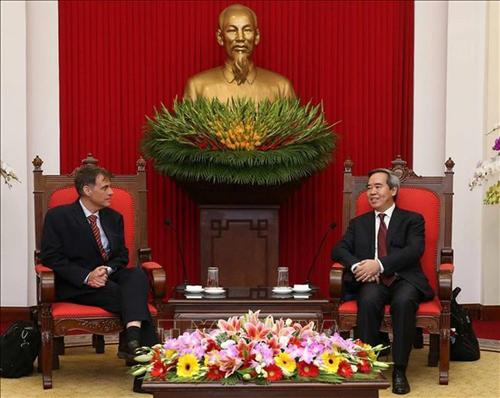 Vietnam gives priority to addressing US concern over trade deficit