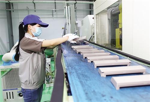 Half of Japanese manufacturers see supply chain disruptions from COVID-19