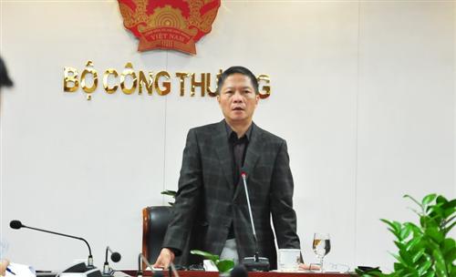 Vietnam trade minister hurries preparation for EVFTA implementation