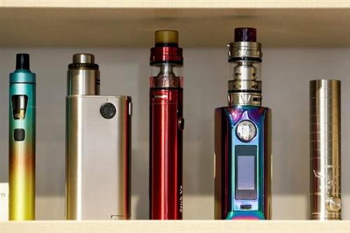 Experts propose banning electronic cigarettes in Vietnam