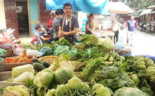Abundant foodstuffs at Hanoi shops after panic-buying day